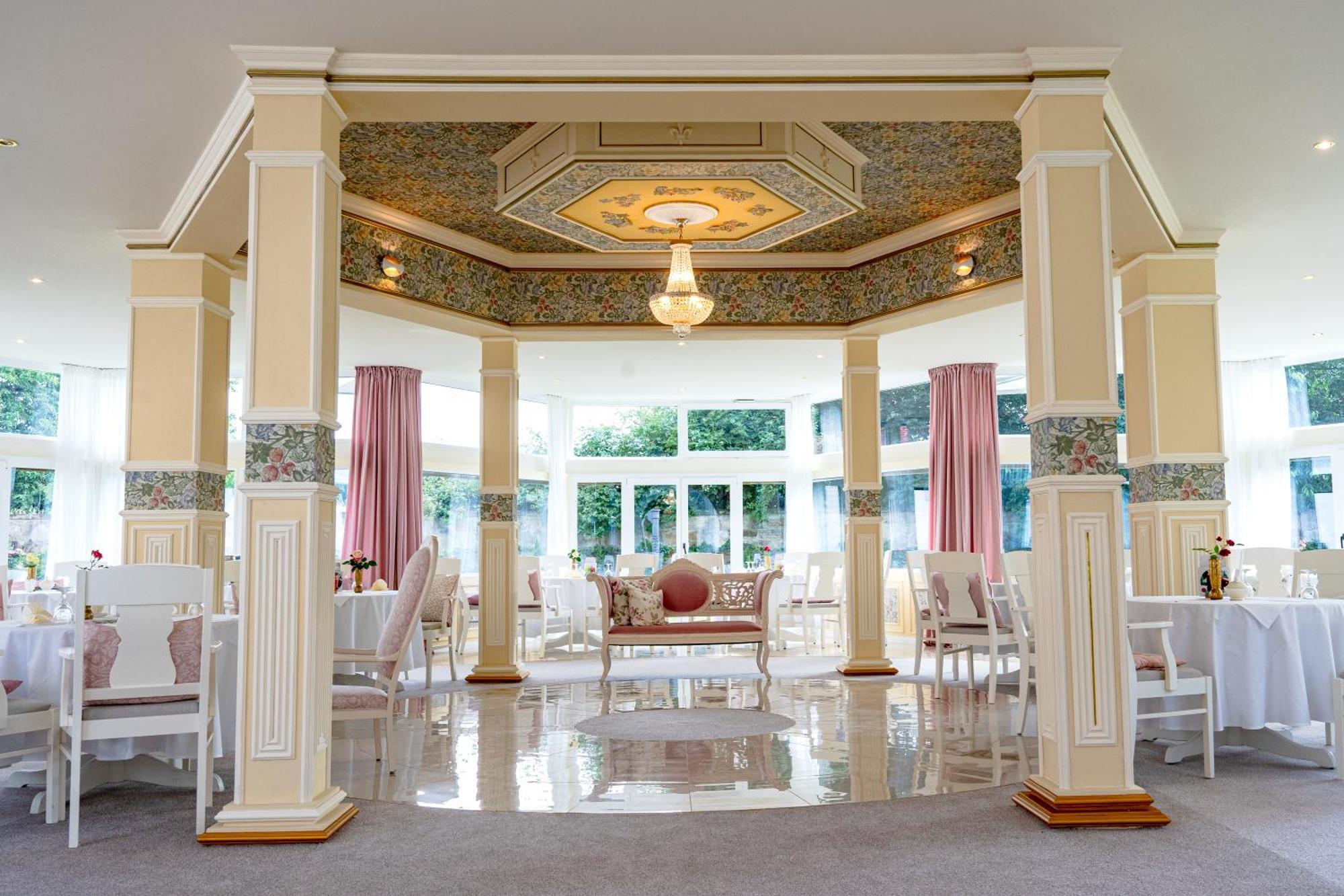 Schlosshotel Wilhelmsthal Calden エクステリア 写真