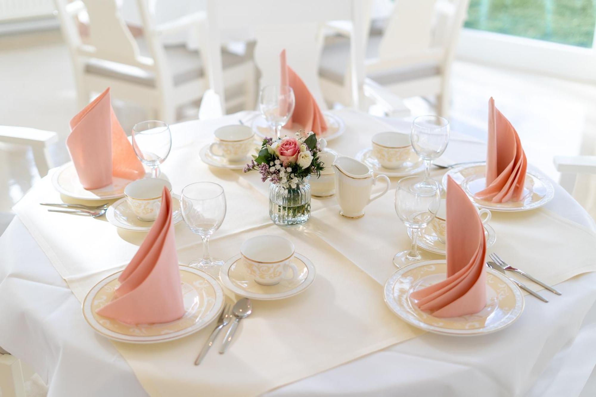 Schlosshotel Wilhelmsthal Calden エクステリア 写真