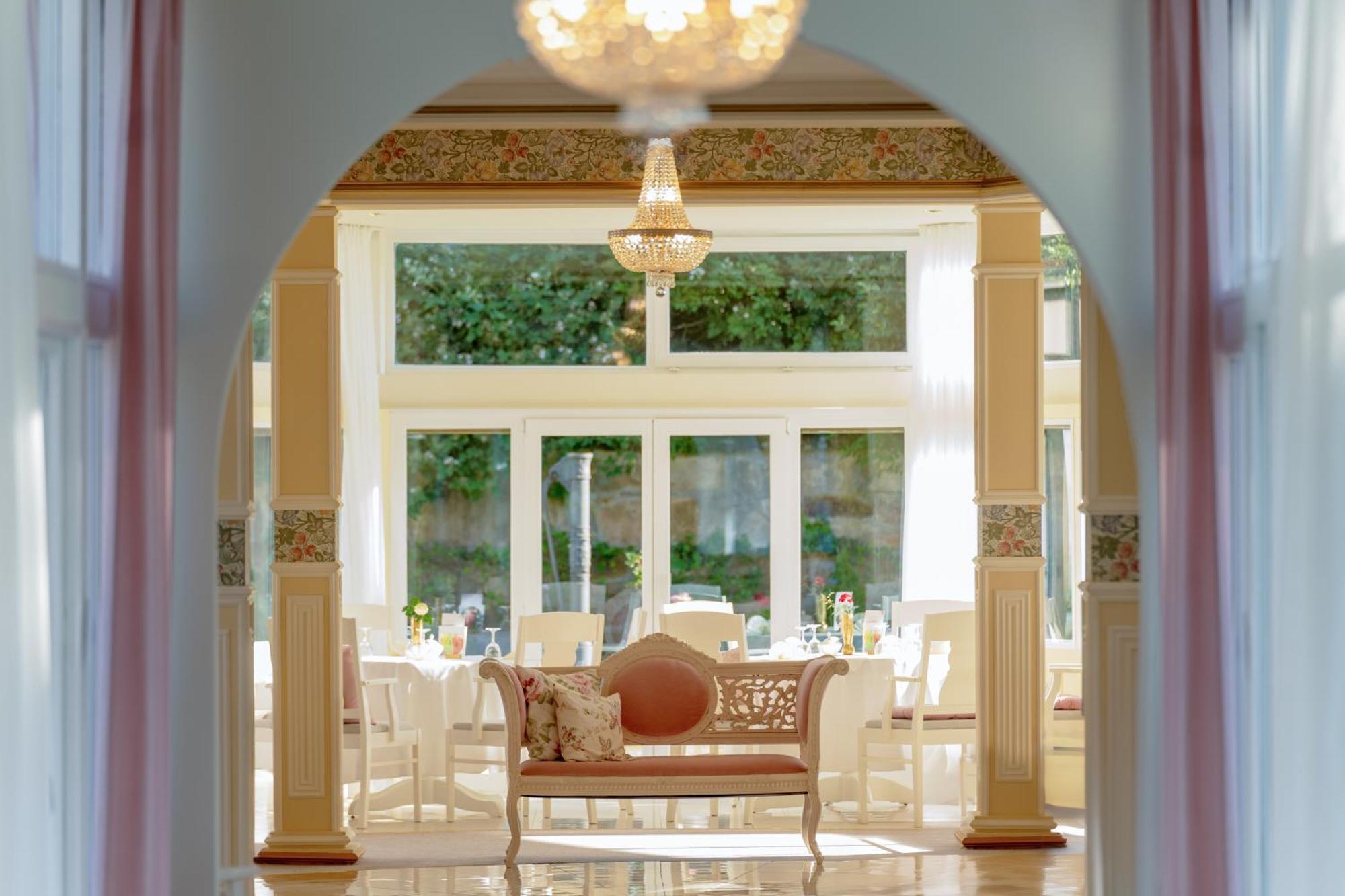 Schlosshotel Wilhelmsthal Calden エクステリア 写真
