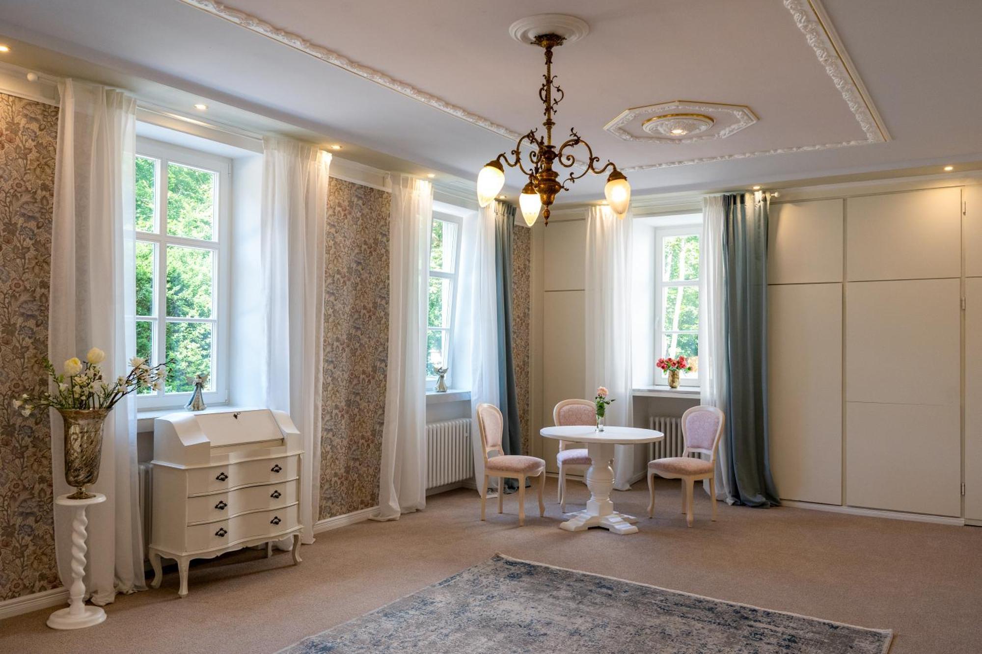 Schlosshotel Wilhelmsthal Calden エクステリア 写真