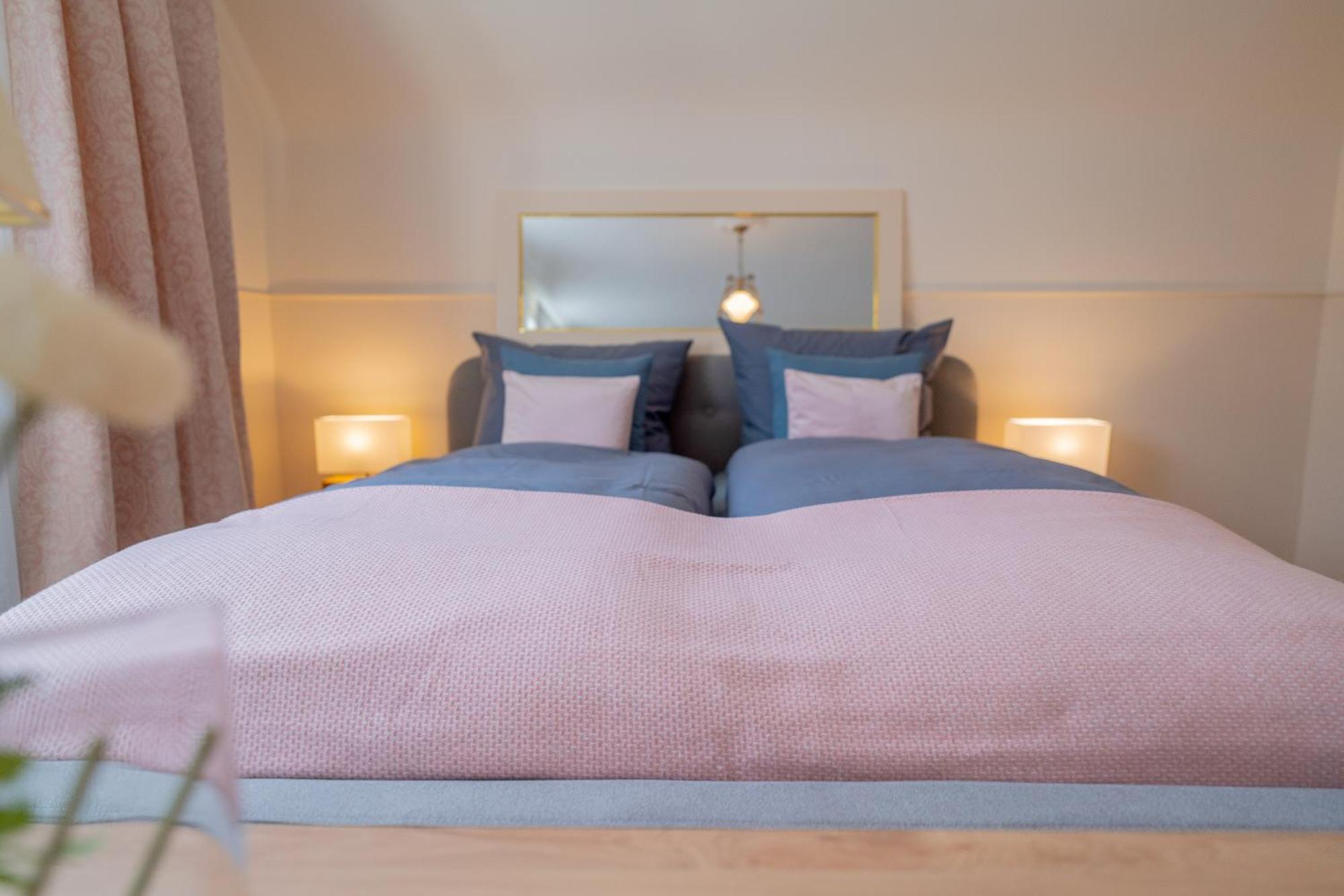 Schlosshotel Wilhelmsthal Calden エクステリア 写真