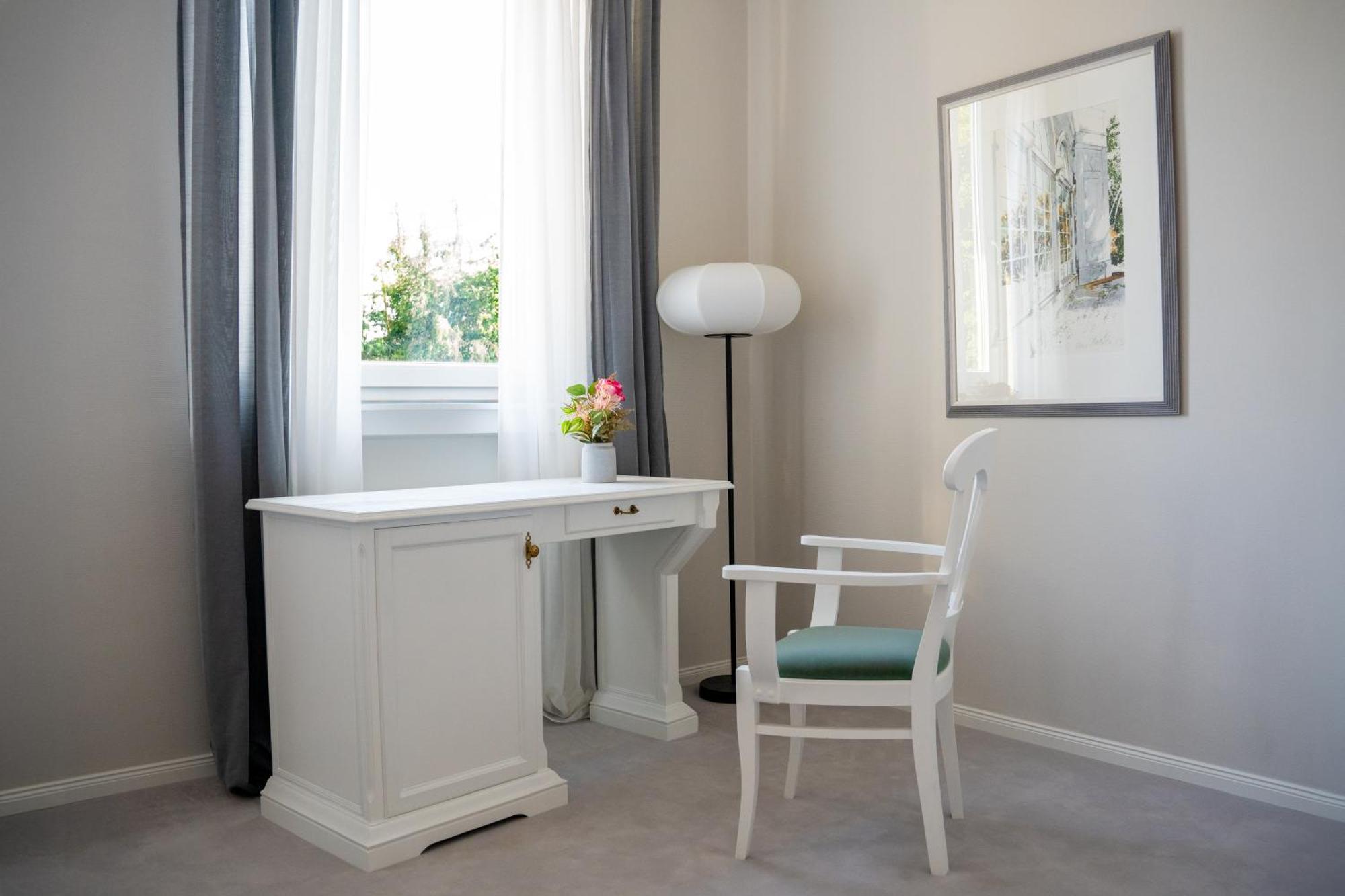 Schlosshotel Wilhelmsthal Calden エクステリア 写真