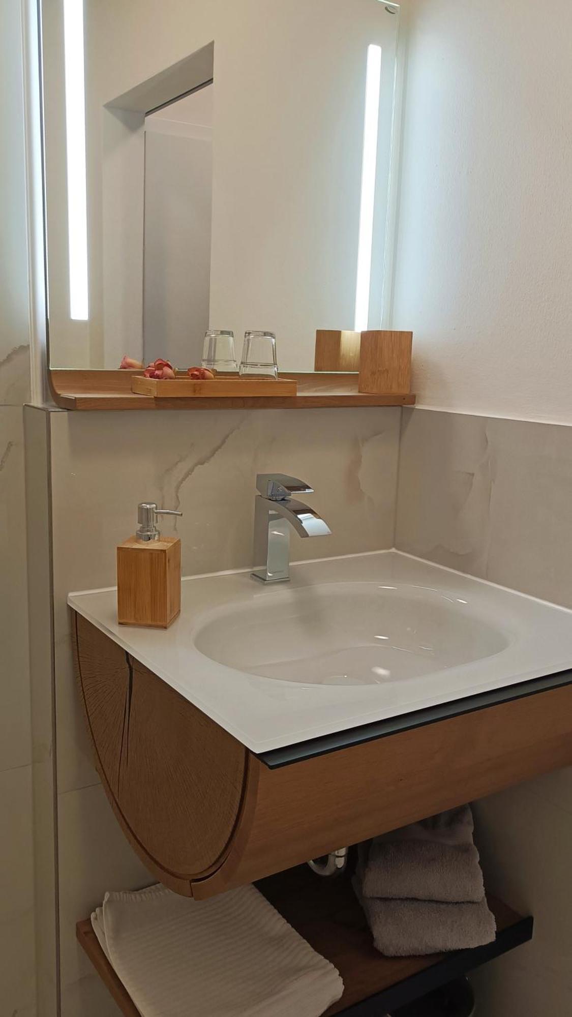 Schlosshotel Wilhelmsthal Calden エクステリア 写真